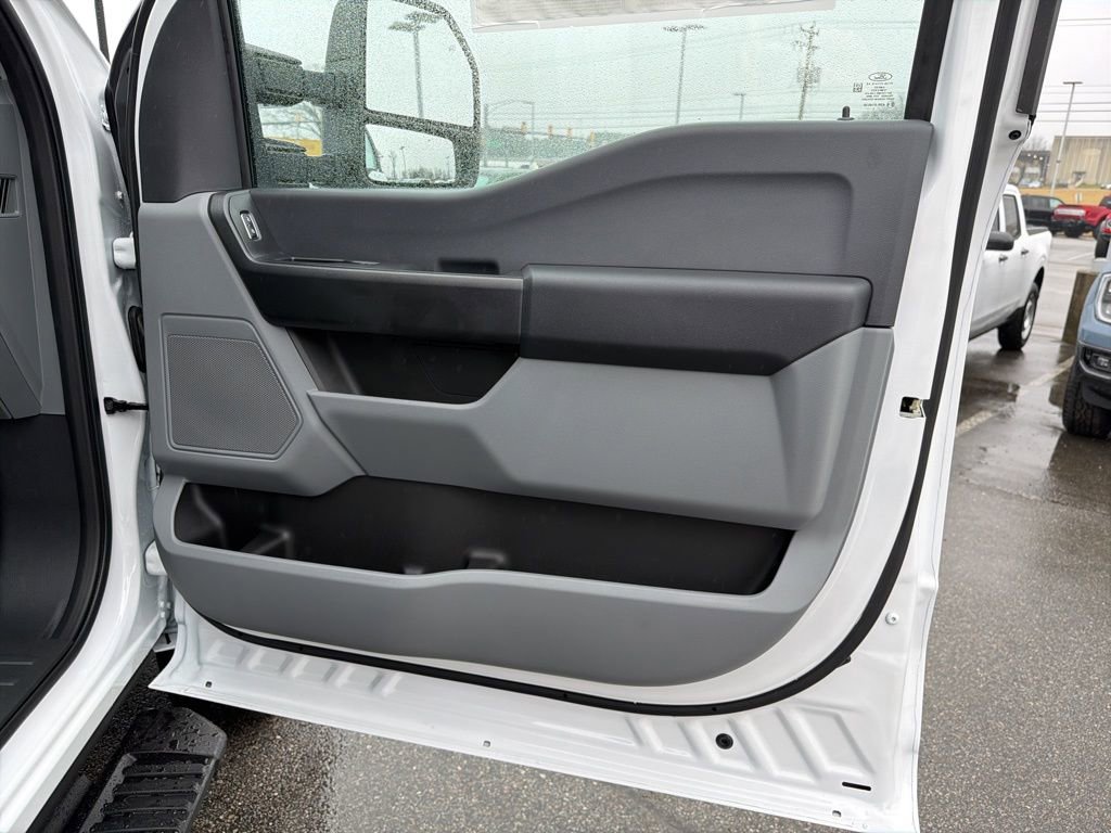 New 2026 Ford F350 XL w/ XL Chrome Package image 16