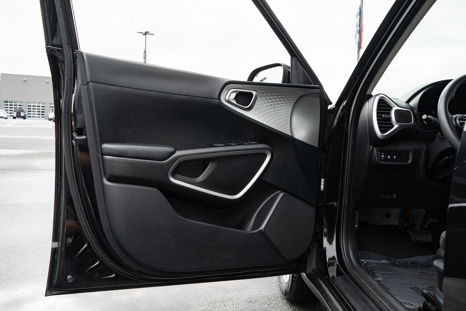 Used 2023 Kia Soul LX w/ Option Group 015 image 16