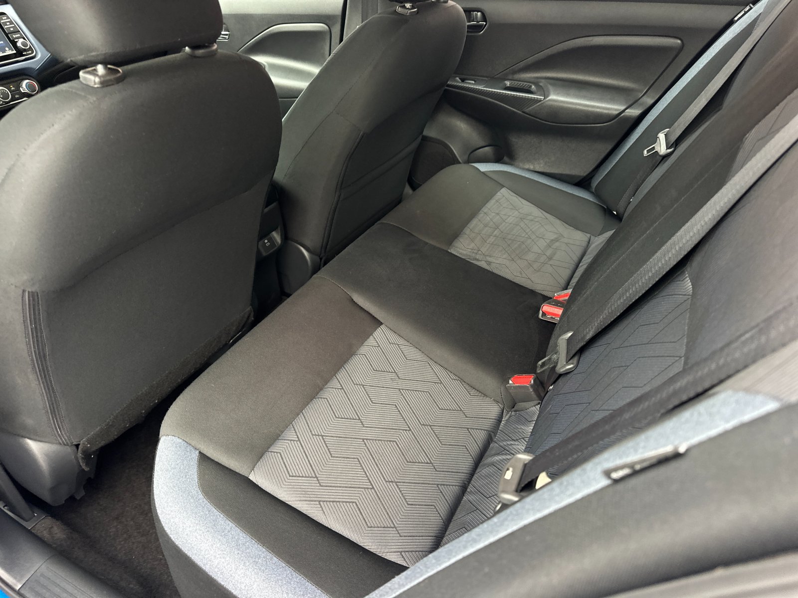 Used 2024 Nissan Versa SV FWD image 11