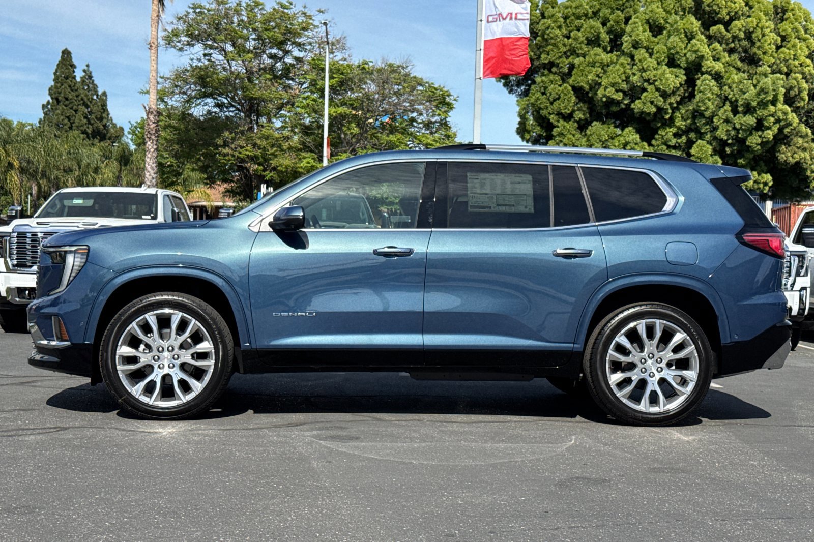 New 2026 GMC Acadia Denali w/ Super Cruise Package AWD/4WD image 8