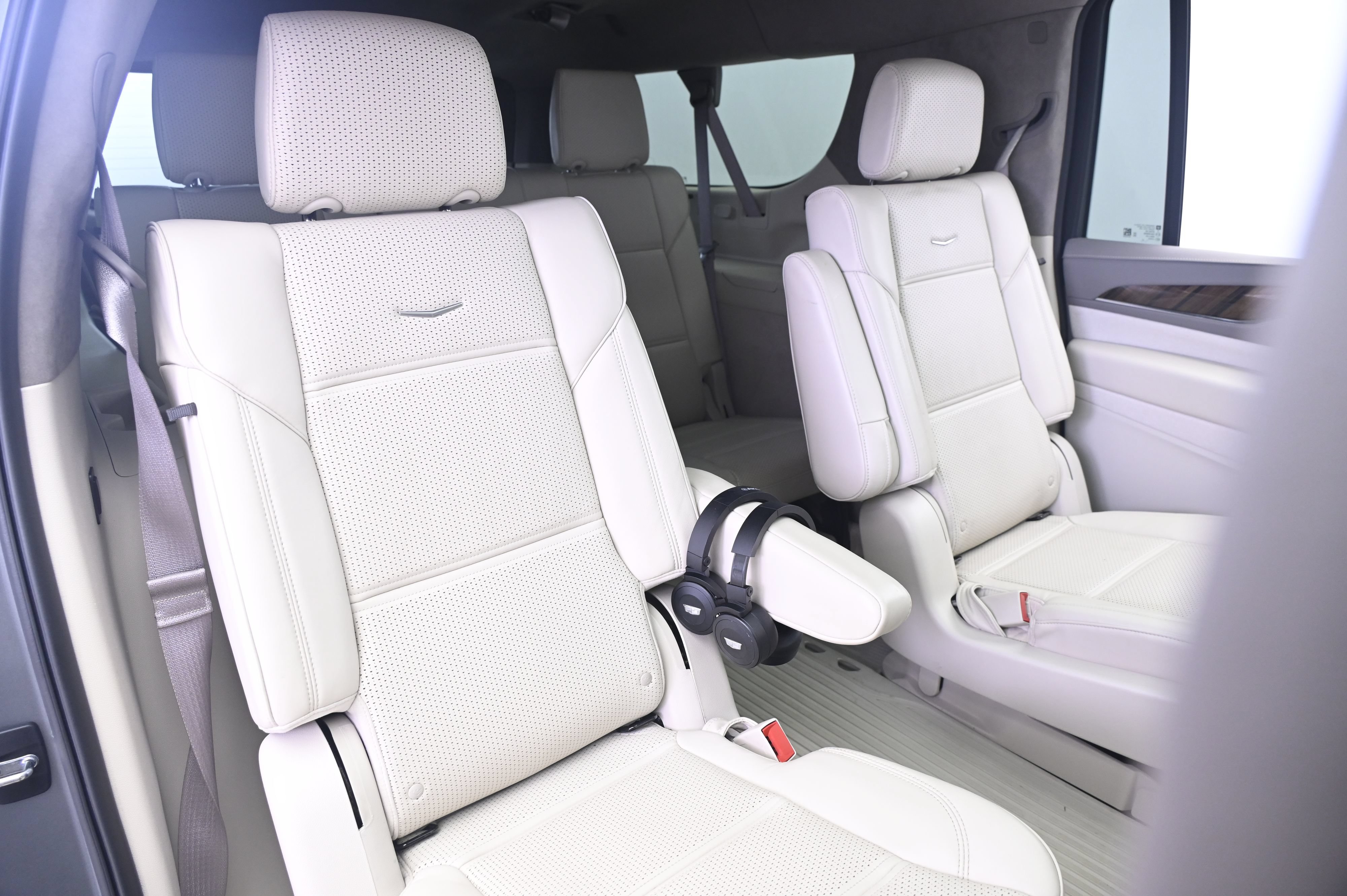 Used 2022 Cadillac Escalade ESV Premium Luxury Platinum AWD/4WD image 20