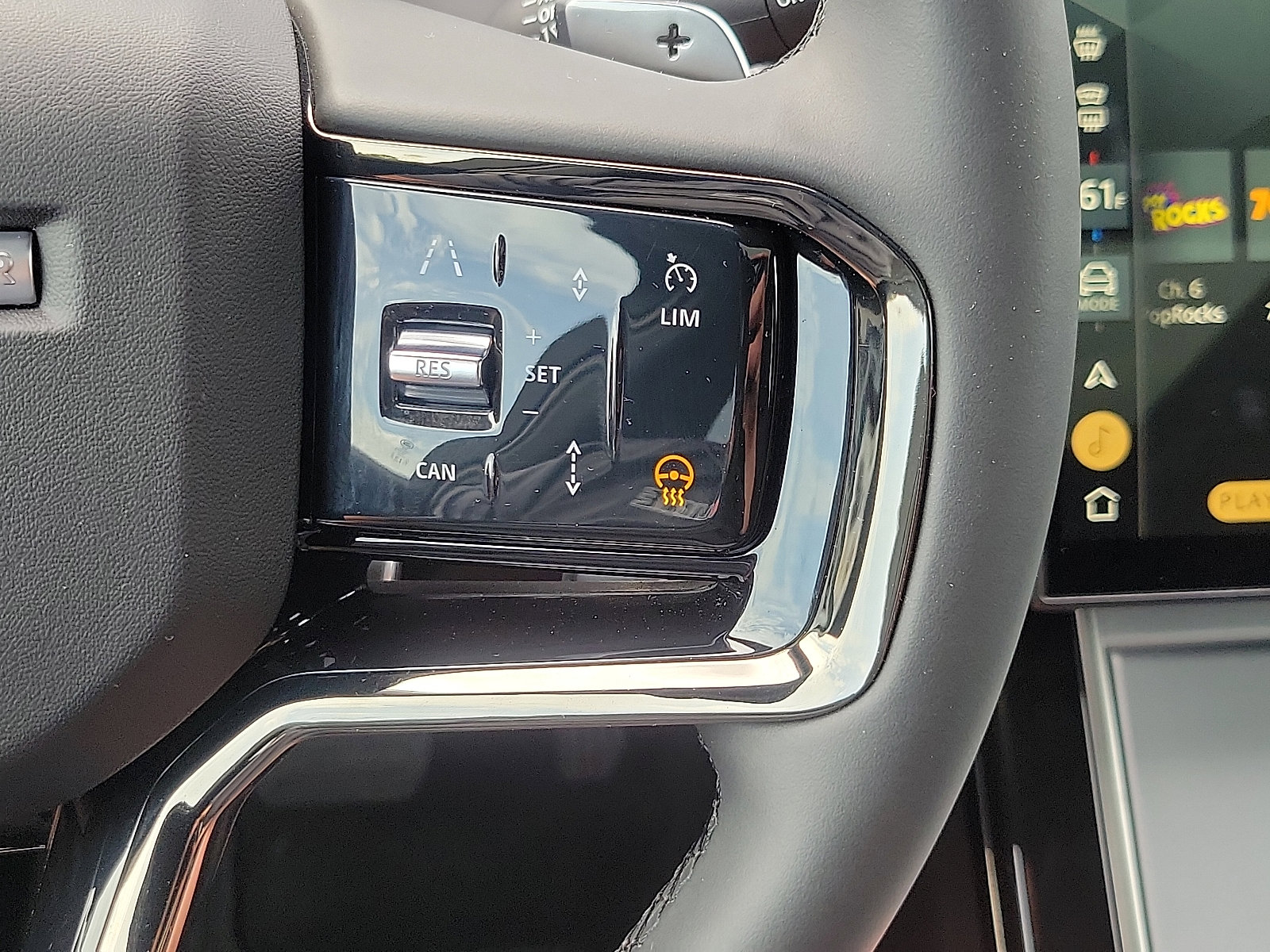 Used 2024 Land Rover Range Rover Evoque S image 21