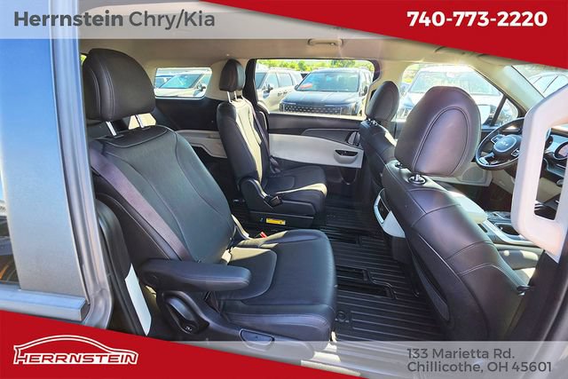 Used 2024 Kia Carnival LX FWD image 26