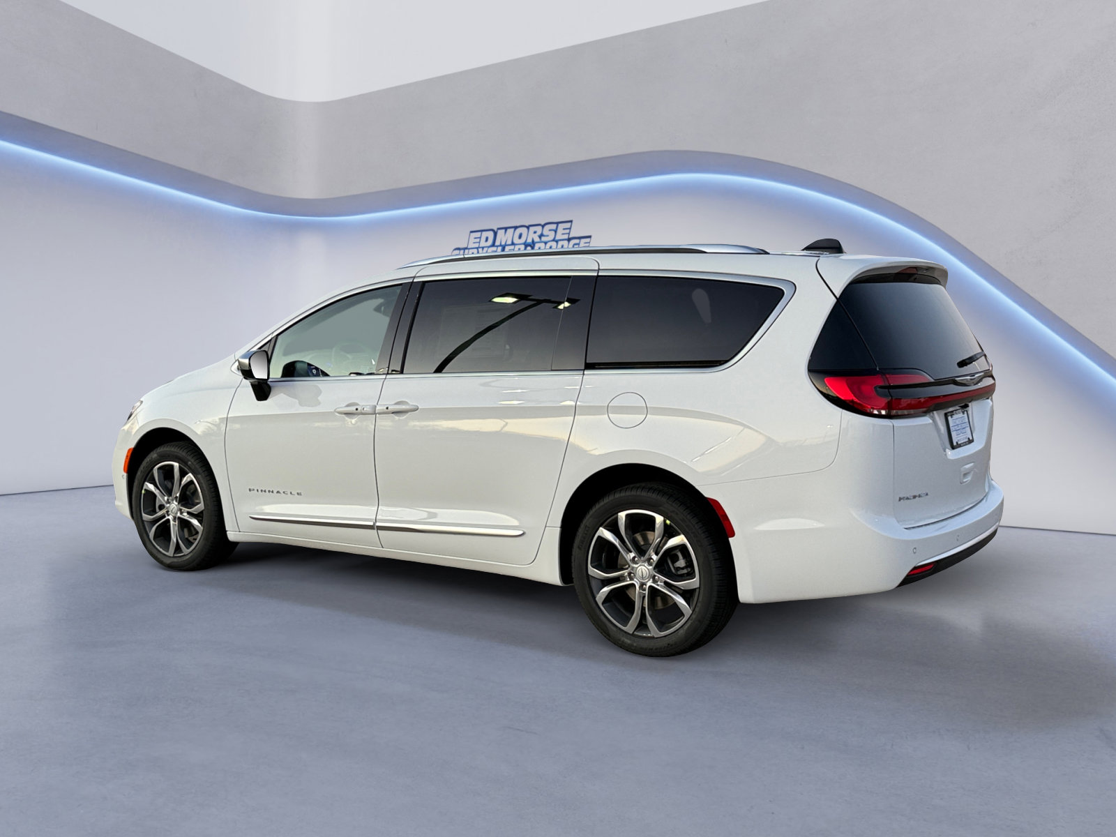 New 2026 Chrysler Pacifica Pinnacle image 3