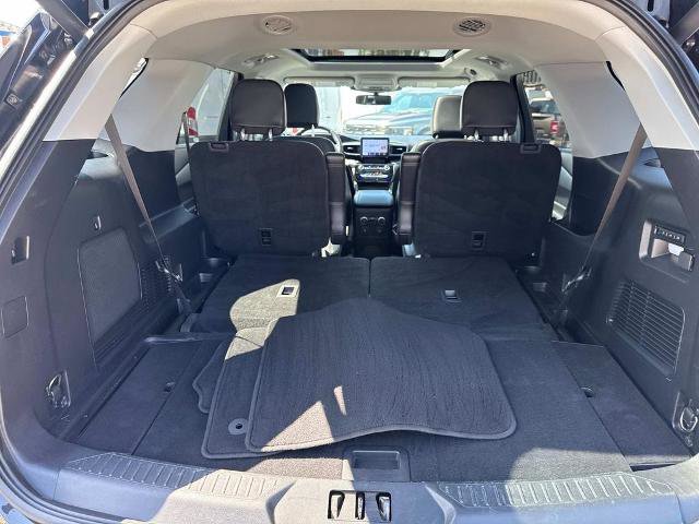 Certified 2022 Ford Explorer Limited w/ Equipment Group 301A image 9