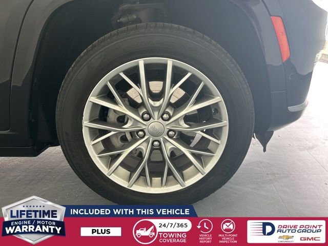 Used 2023 Jeep Grand Cherokee L Summit w/ Luxury Tech Group V image 15