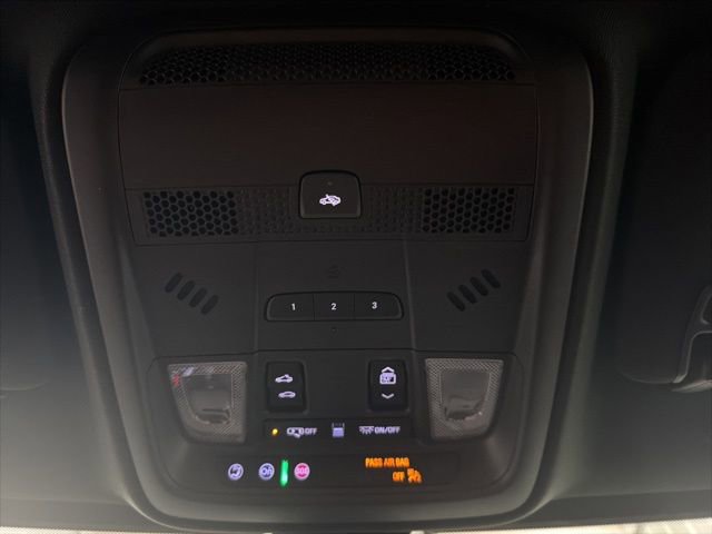 Used 2019 Cadillac XT5 Premium Luxury w/ Driver Assist Package image 37