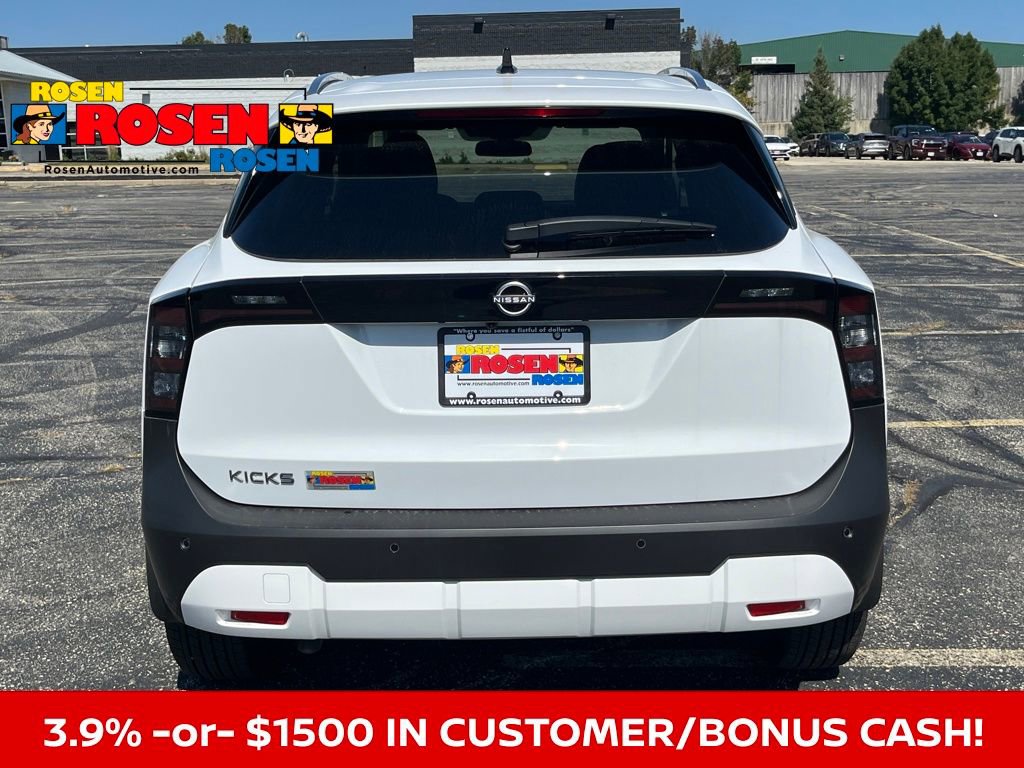 New 2026 Nissan Kicks SV image 4