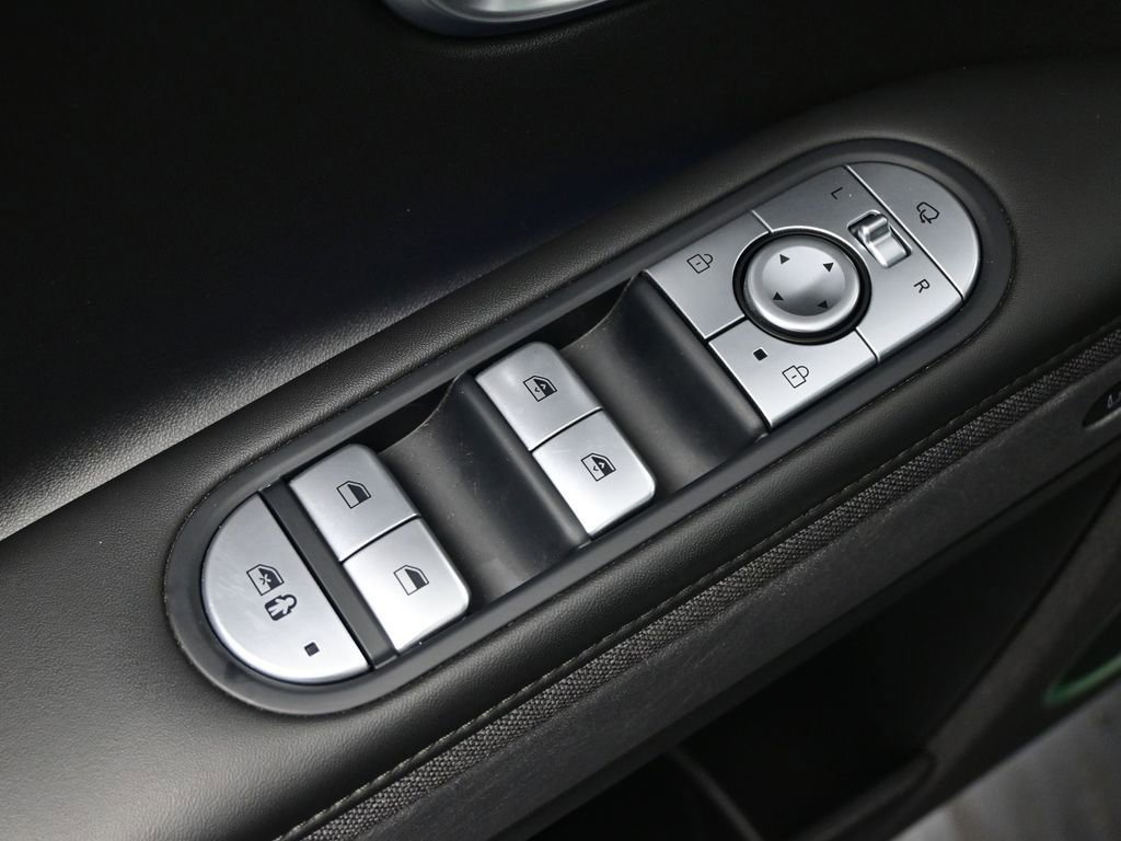 Used 2024 Hyundai Ioniq 5 Limited image 16