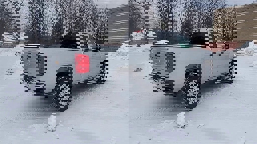 Used 2018 Chevrolet Silverado 1500 Custom w/ Custom Value Package image 8