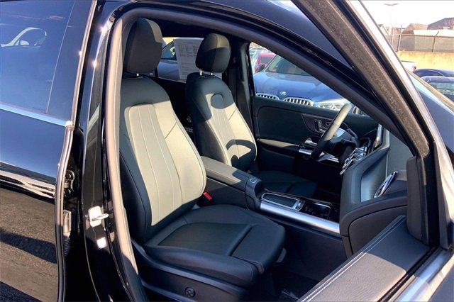 Used 2025 Mercedes-Benz GLA 250 4MATIC image 7