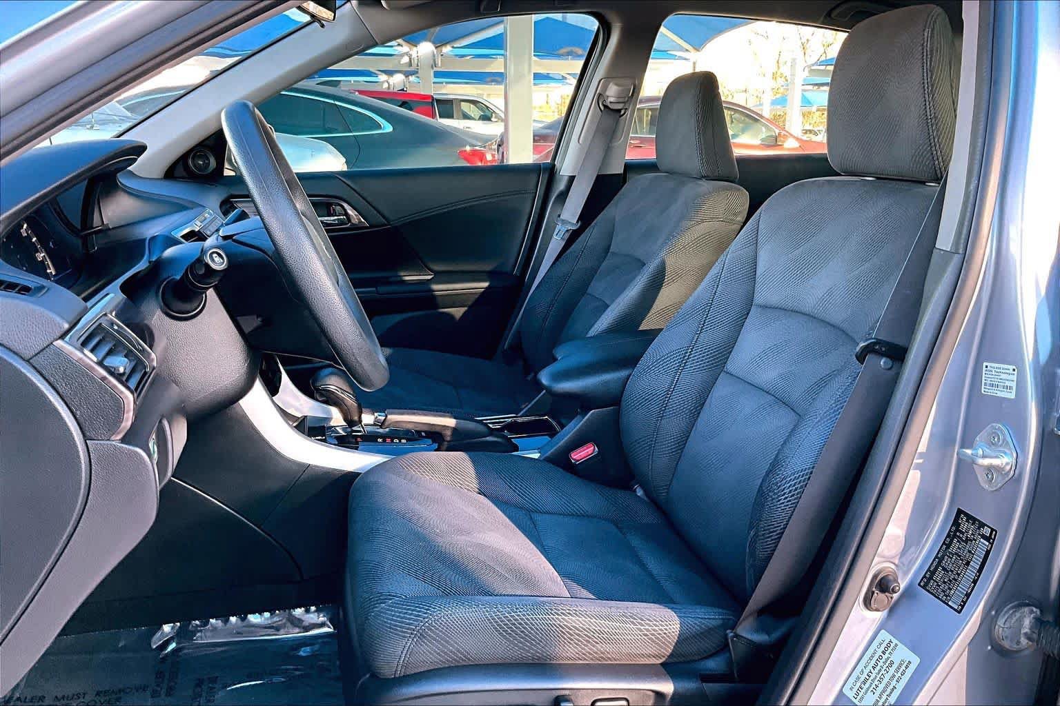 Used 2017 Honda Accord Hybrid Sedan image 8