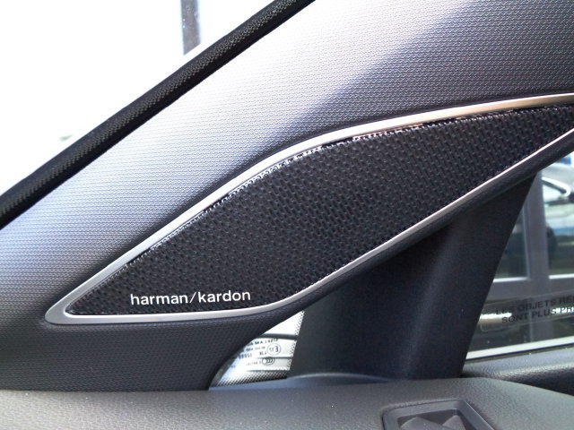 Used 2025 Volkswagen Golf R Black Edition AWD/4WD image 17
