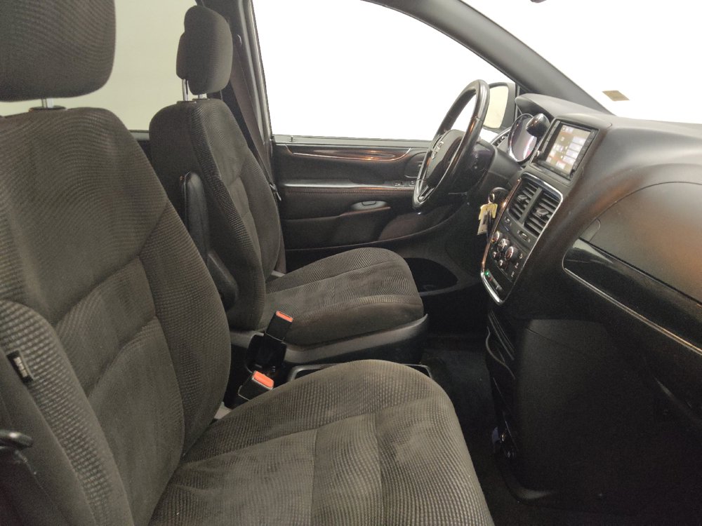 Used 2020 Dodge Grand Caravan SE FWD image 21