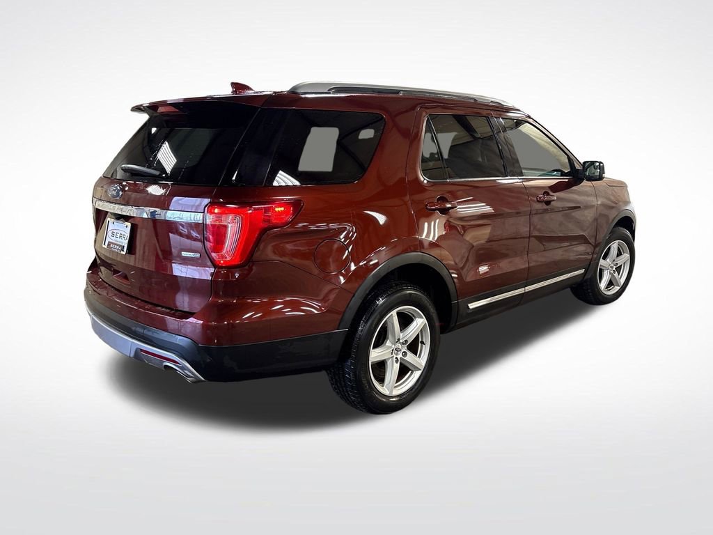 Used 2016 Ford Explorer XLT w/ Equipment Group 202A AWD/4WD image 5