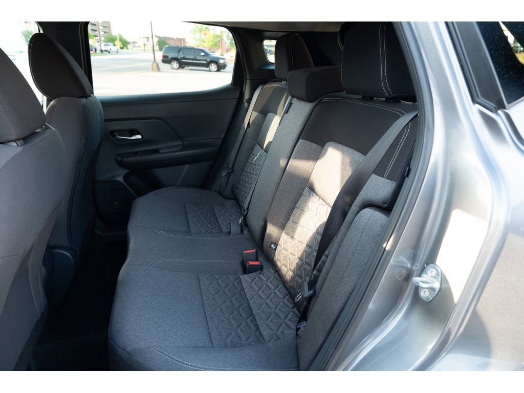 Used 2025 Nissan Kicks SV w/ Interior Electronics Package image 13
