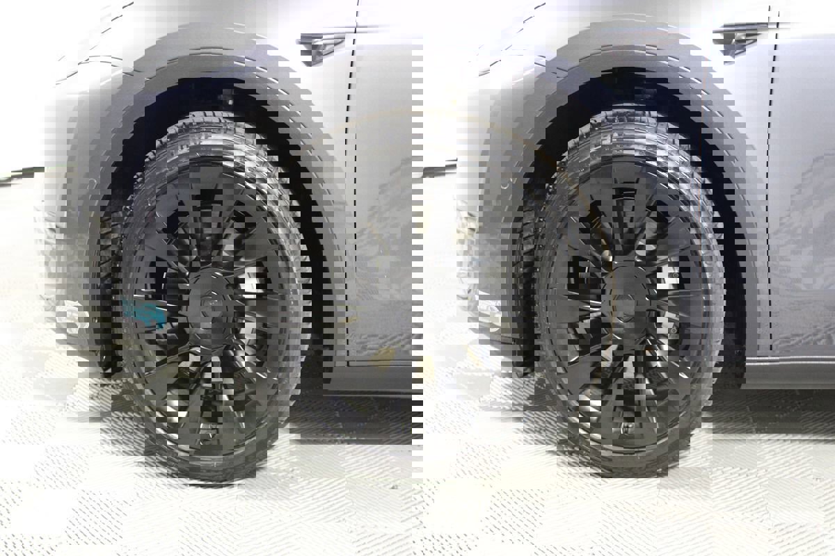 Used 2022 Tesla Model Y Long Range image 4