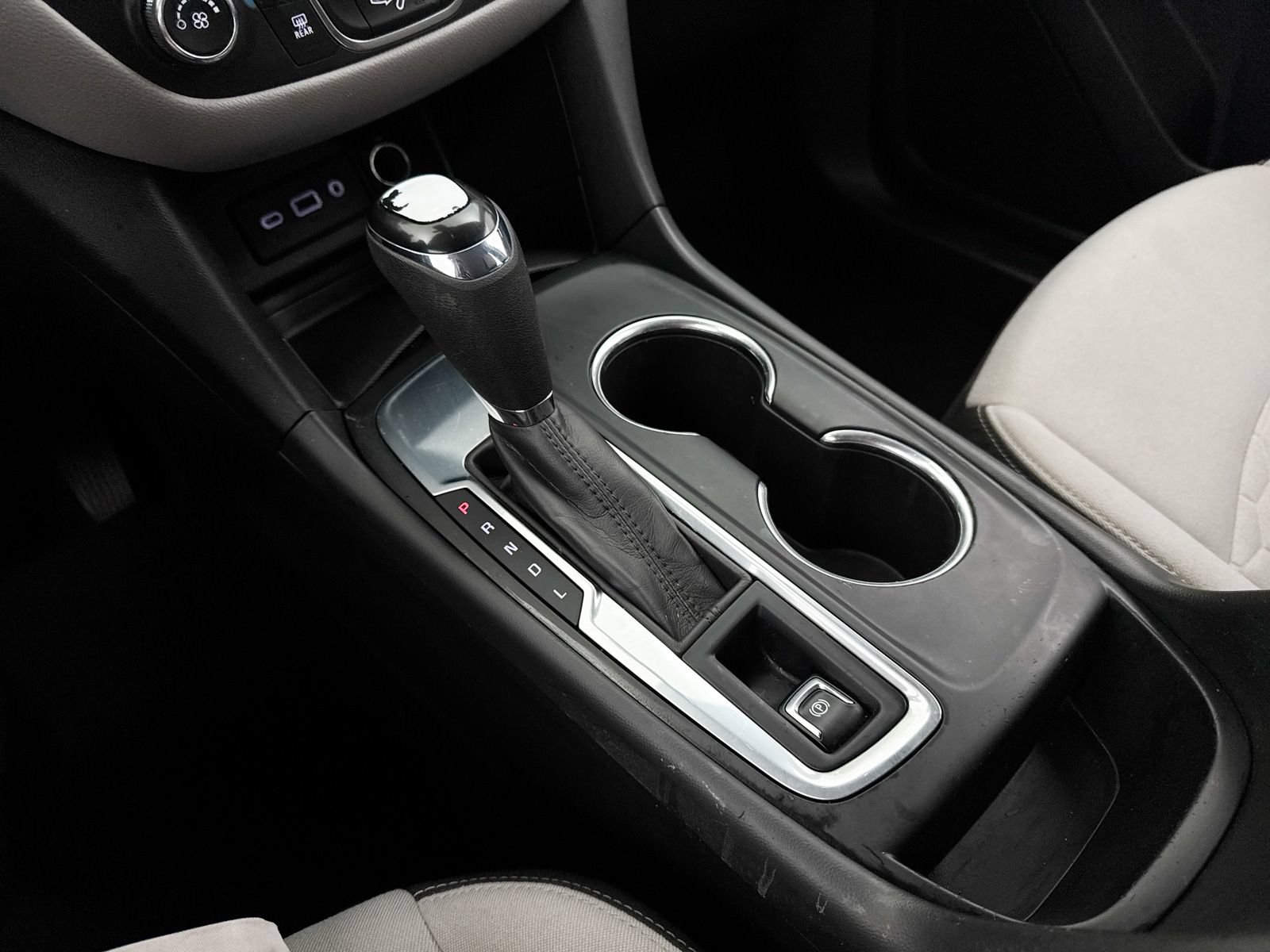 Used 2020 Chevrolet Equinox LT FWD image 21