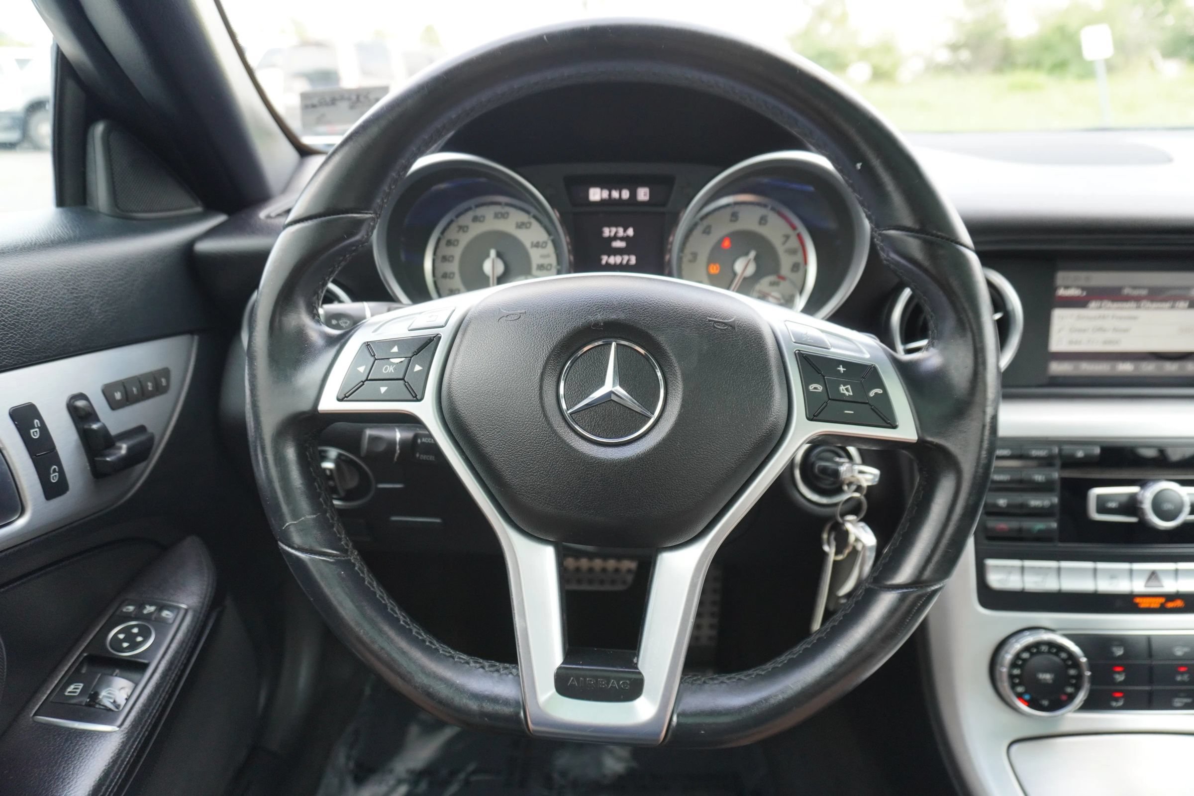 Used 2013 Mercedes-Benz SLK 250 image 17