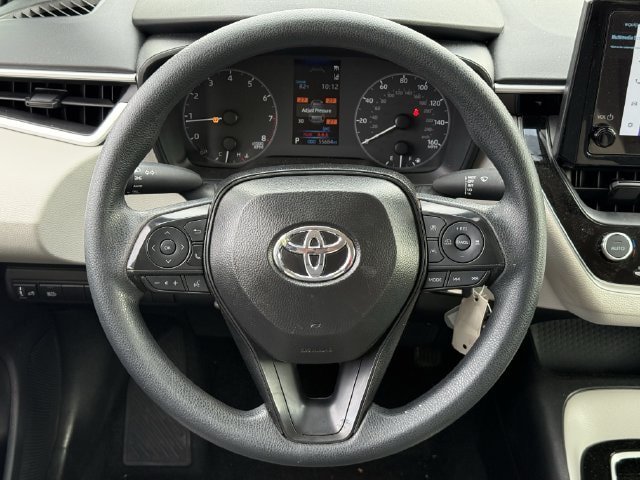 Used 2025 Toyota Corolla LE FWD image 12