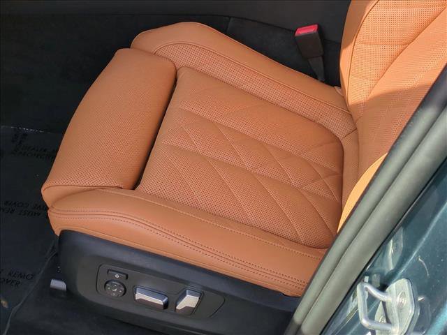 New 2026 BMW X5 xDrive50e w/ Premium Package image 4