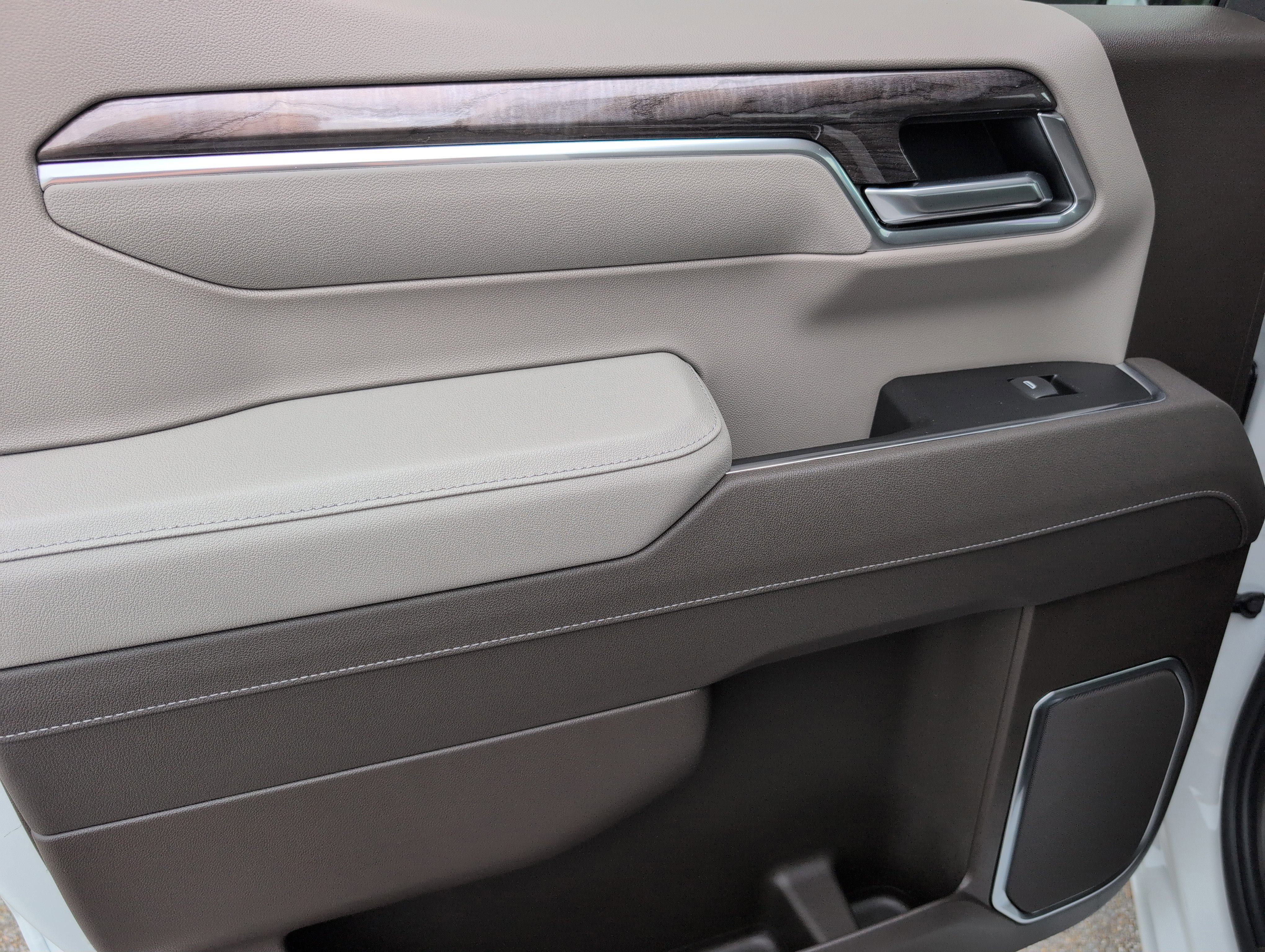 New 2026 Chevrolet Silverado 1500 LTZ w/ LTZ Premium Package AWD/4WD image 32