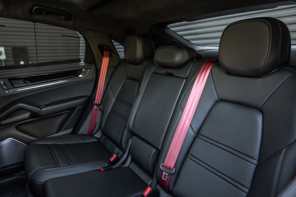 Certified 2025 Porsche Cayenne GTS image 17
