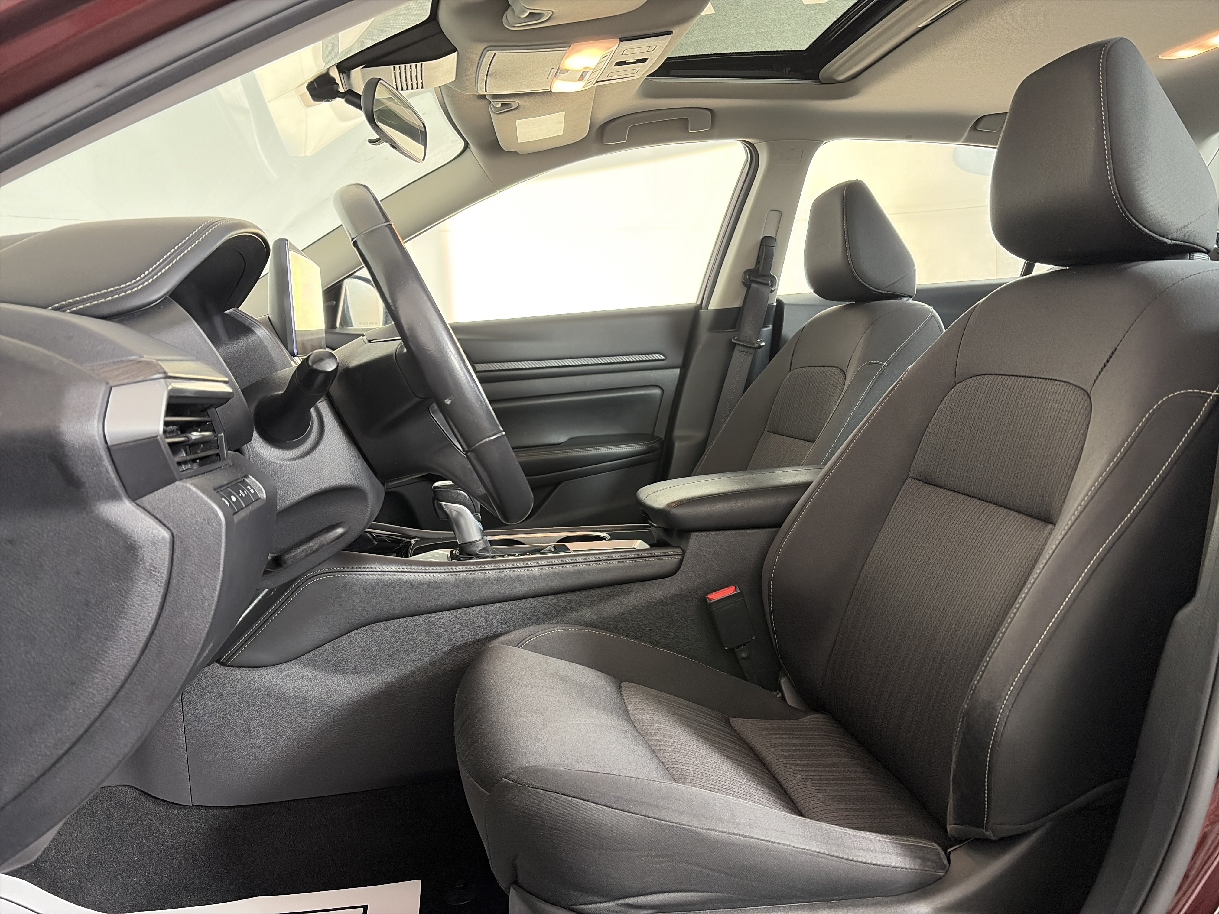 Used 2024 Nissan Altima 2.5 SV w/ SV Premium Package FWD image 6