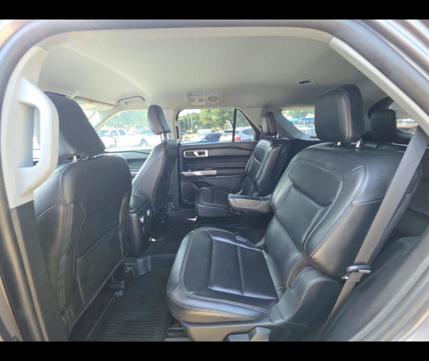 Used 2021 Ford Explorer XLT w/ Equipment Group 202A RWD image 7