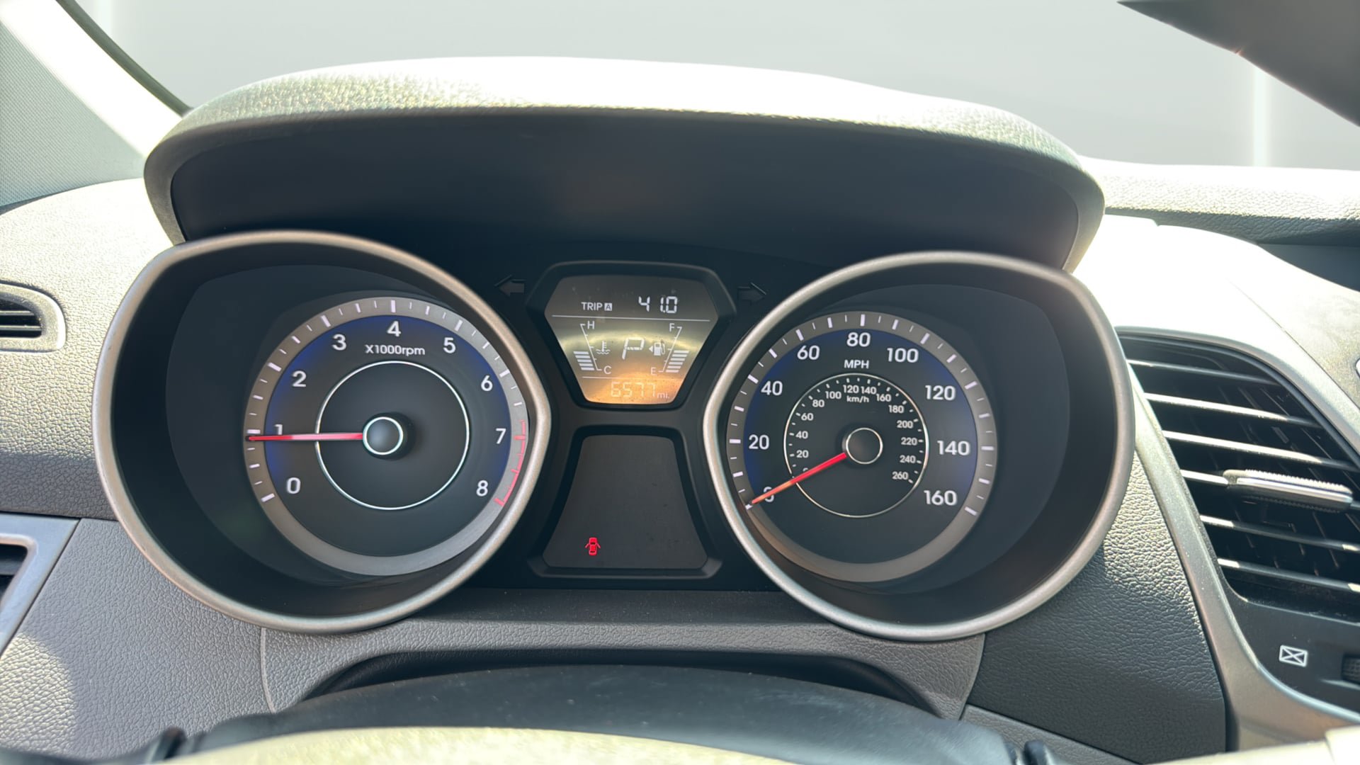 Used 2016 Hyundai Elantra SE FWD image 29