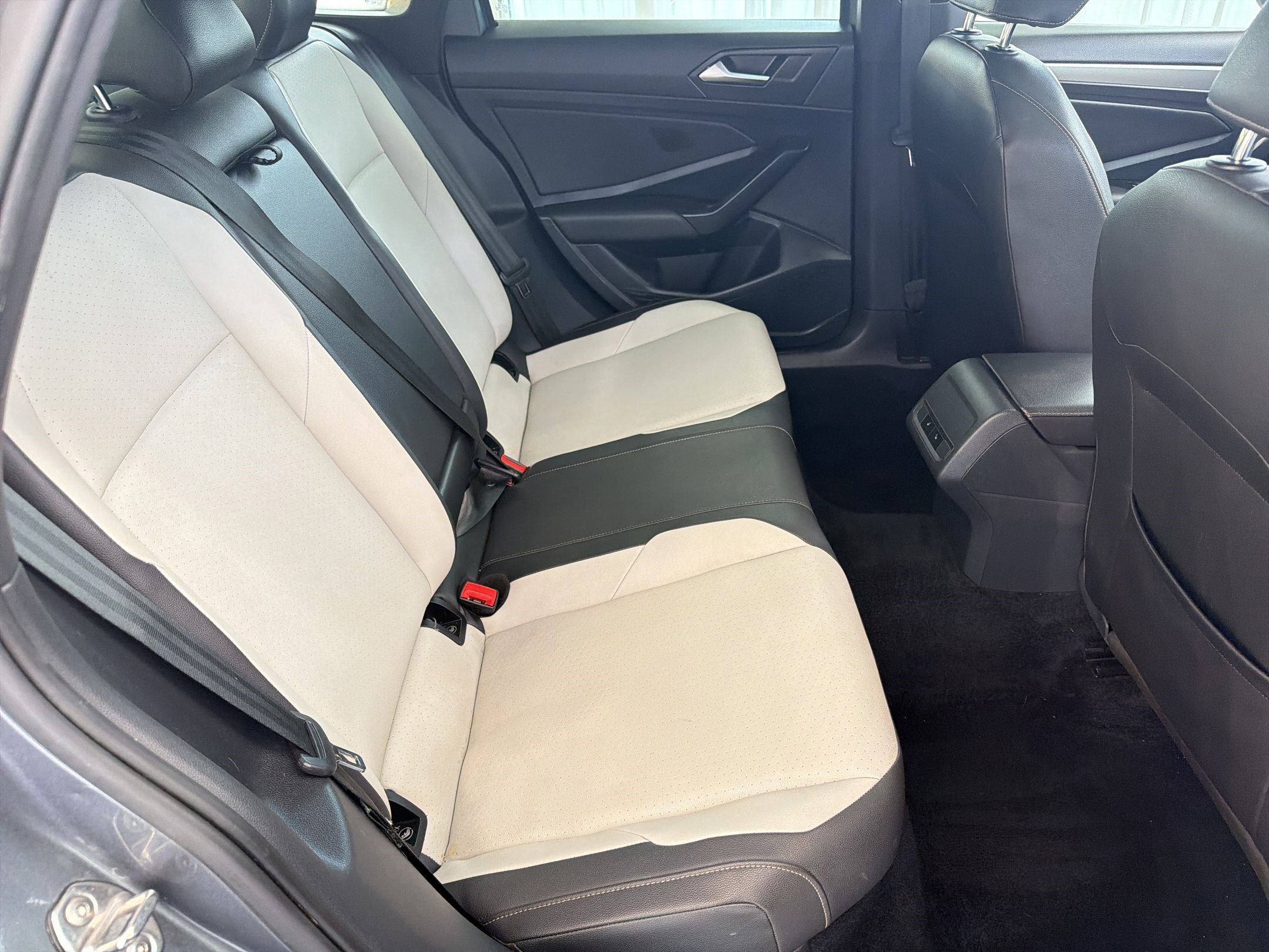 Used 2021 Volkswagen Jetta R-Line w/ R-Line Cold Weather Package image 28