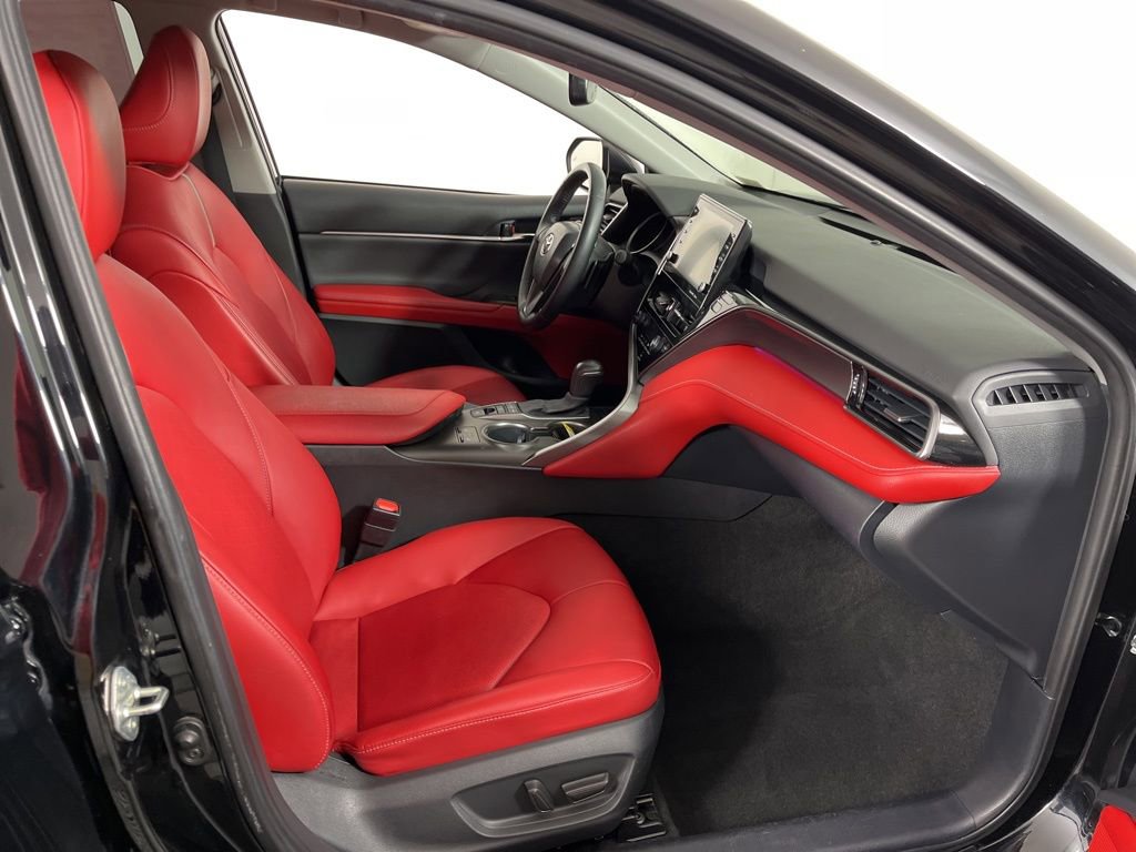 Used 2021 Toyota Camry XSE image 6