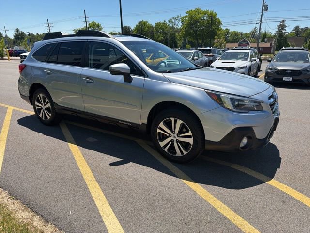 Used 2018 Subaru Outback 2.5i Limited AWD/4WD image 3