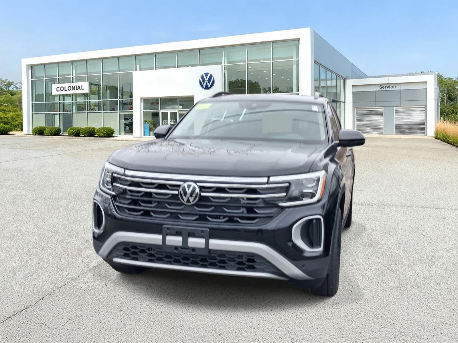 New 2026 Volkswagen Atlas Peak Edition AWD/4WD image 2