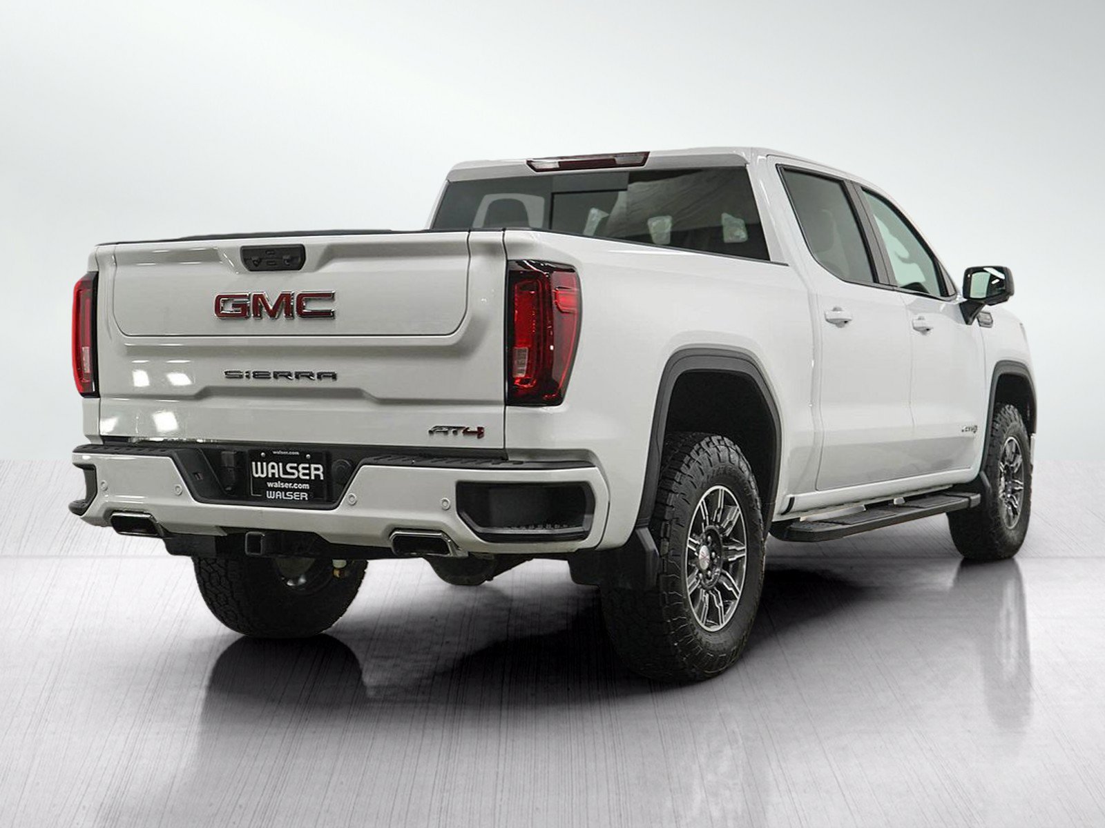 Used 2024 GMC Sierra 1500 AT4 w/ AT4 Preferred Package AWD/4WD image 5