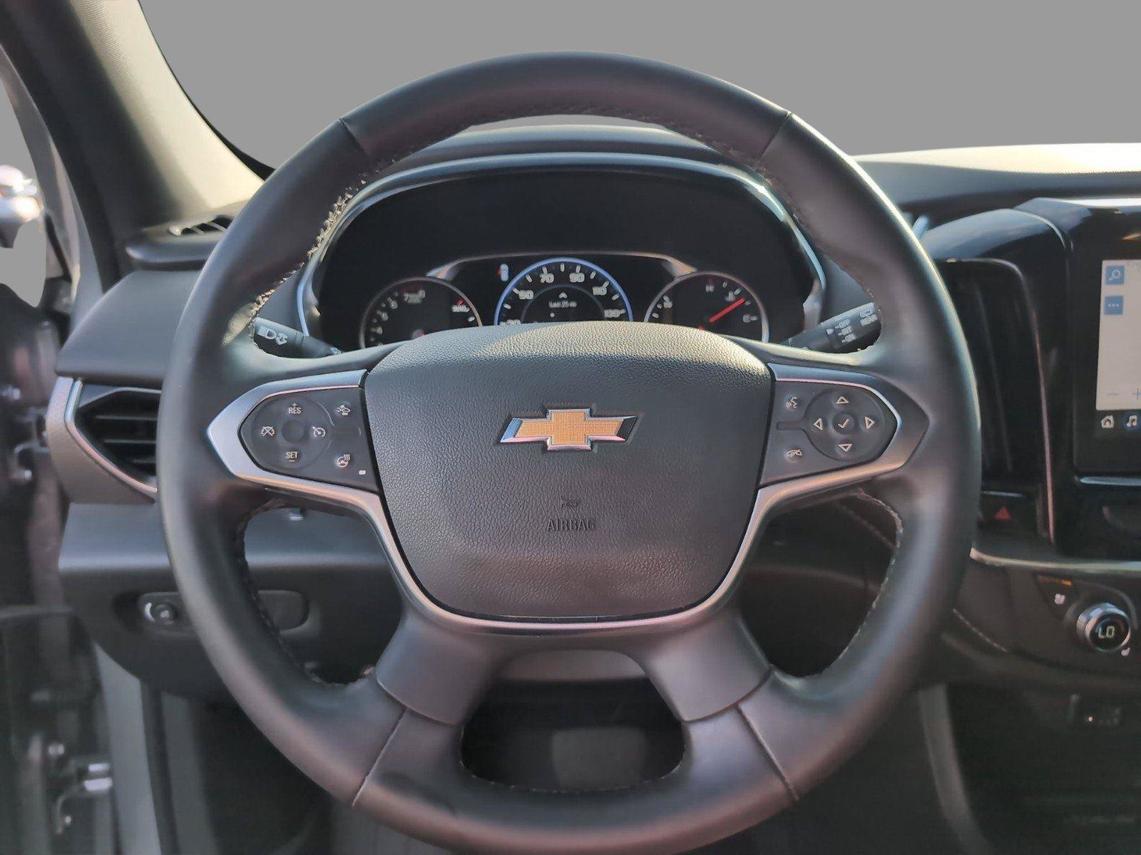 Used 2023 Chevrolet Traverse Premier FWD image 25