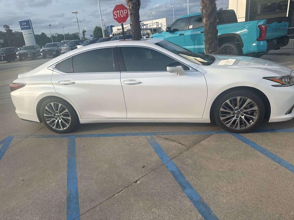 Used 2021 Lexus ES 350 w/ Accessory Package 2 FWD image 2