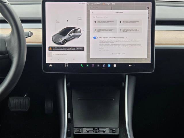 Used 2019 Tesla Model 3 Standard Range Plus image 16