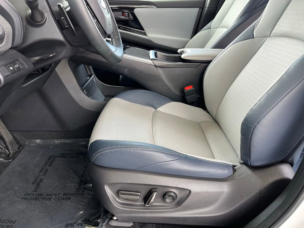 Certified 2023 Subaru Solterra AWD image 14