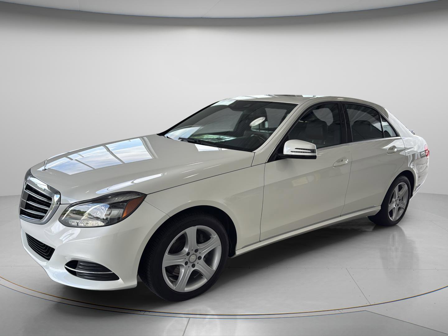 Used 2016 Mercedes-Benz E 350 Sedan image 9