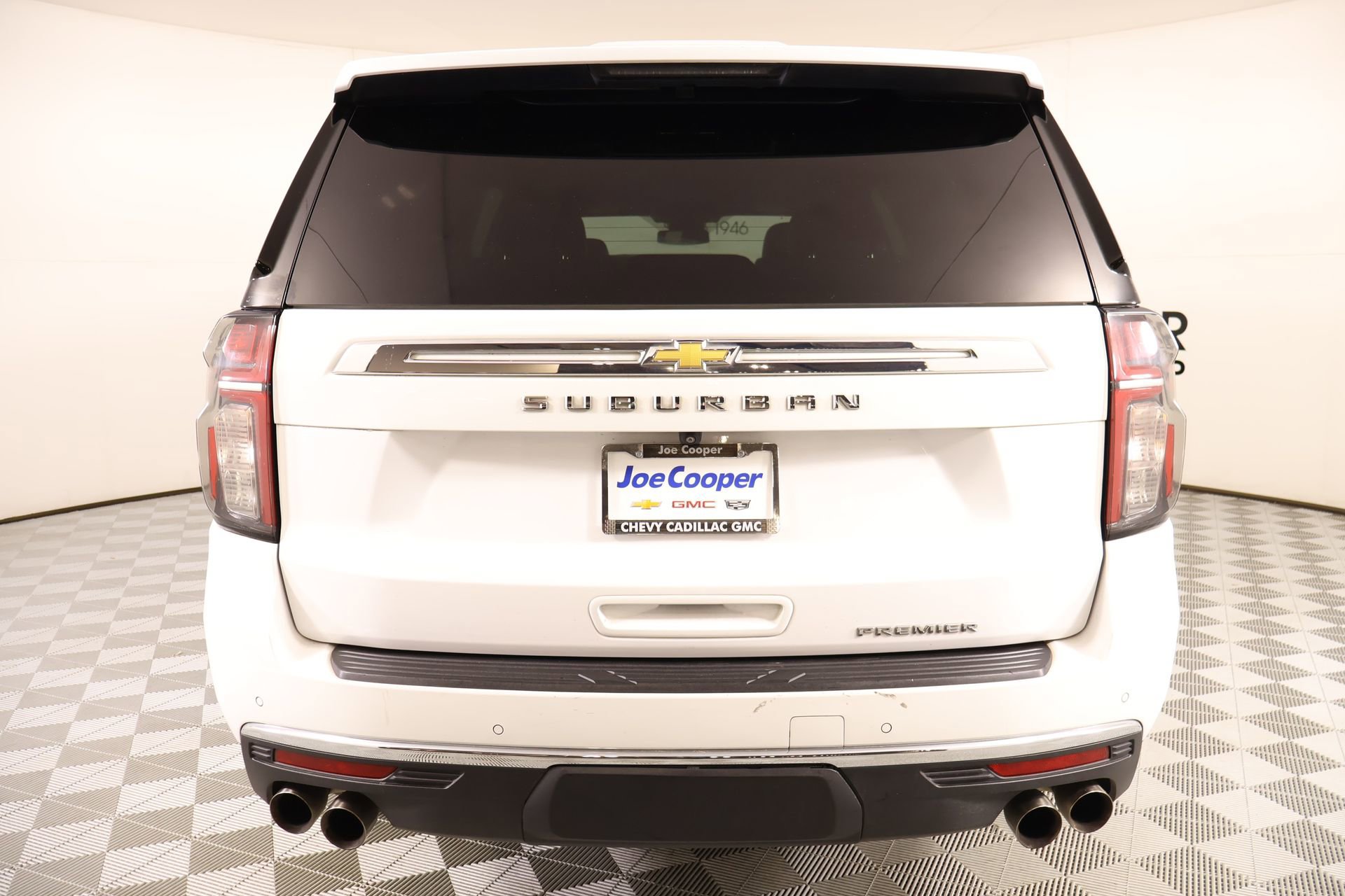 Used 2023 Chevrolet Suburban Premier image 22