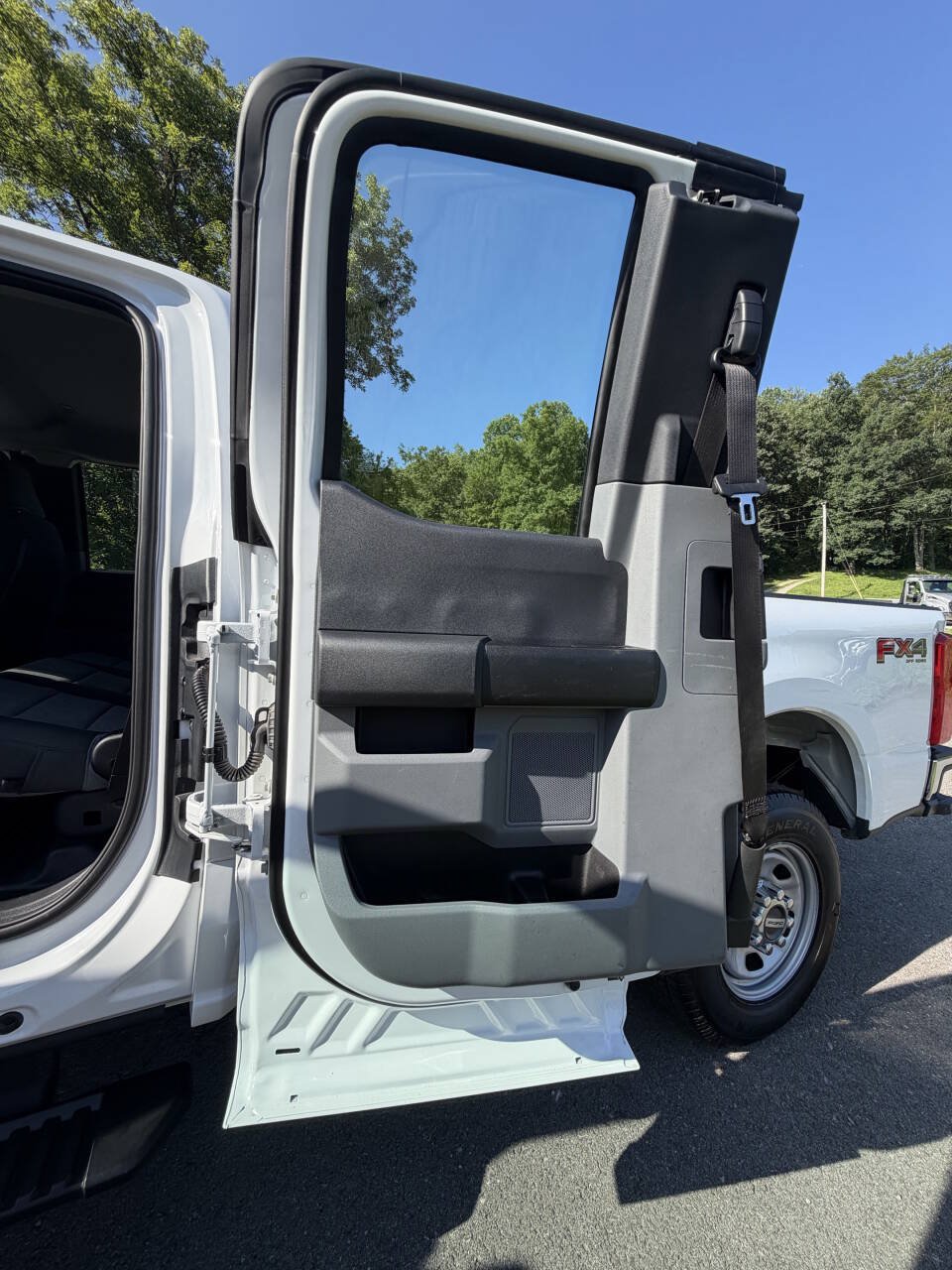 Used 2024 Ford F250 XL w/ FX4 Off-Road Package AWD/4WD image 29