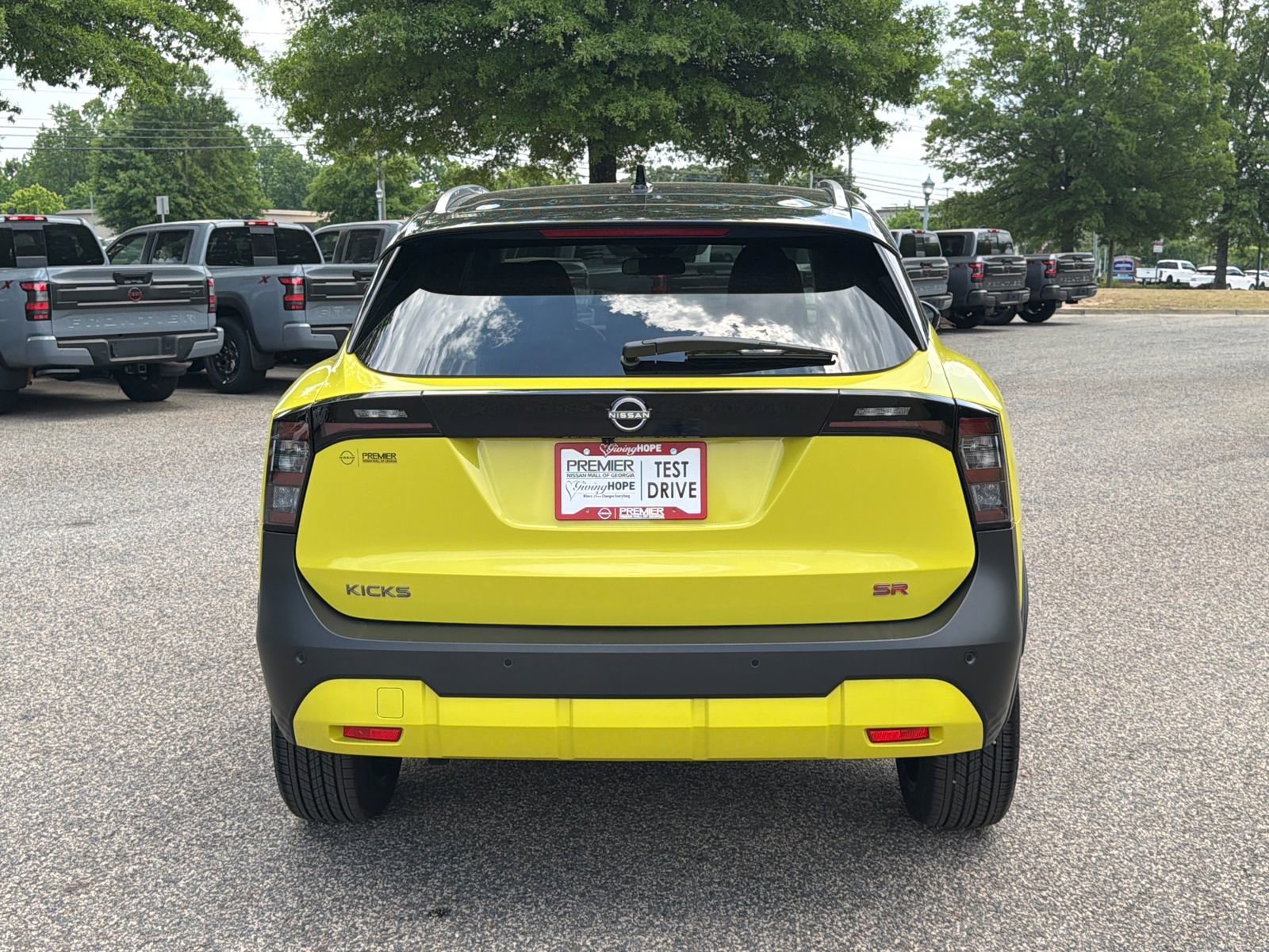 Used 2025 Nissan Kicks SR FWD image 6