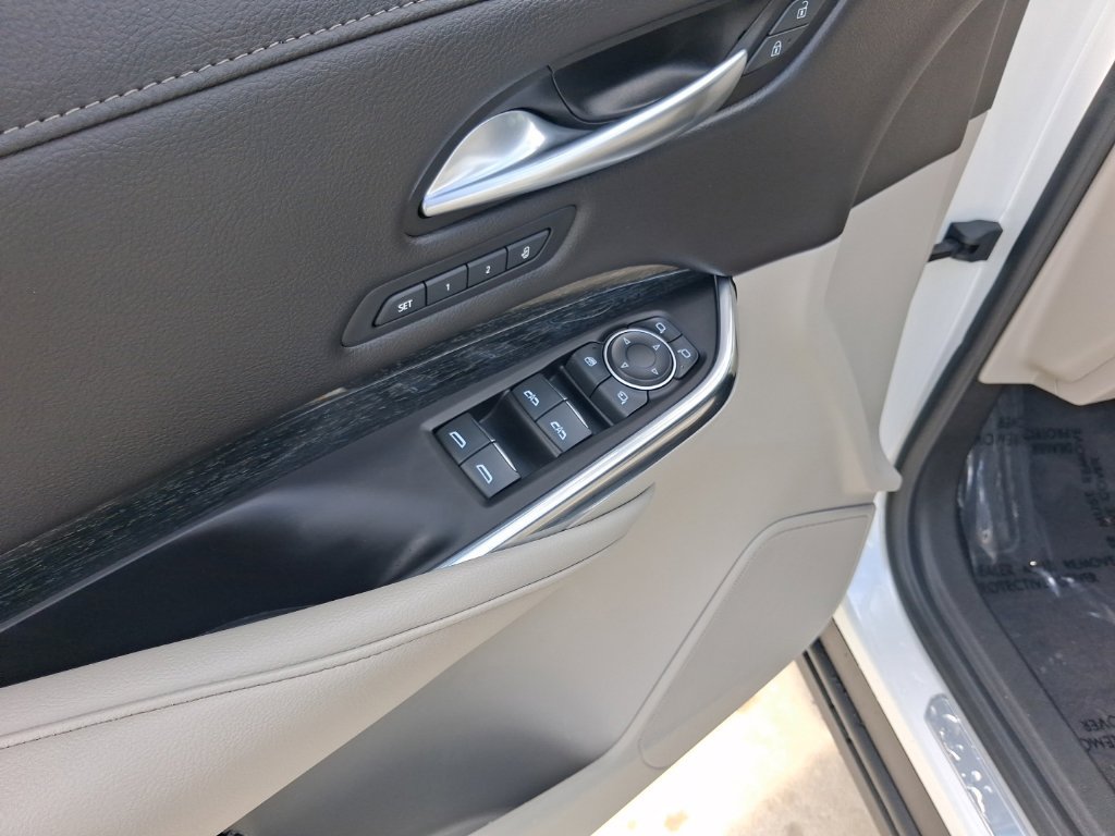 Used 2023 Cadillac XT4 Premium Luxury FWD image 15