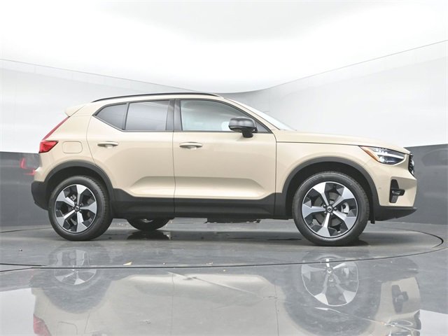 New 2026 Volvo XC40 B4 Plus w/ Protection Package Premier image 41