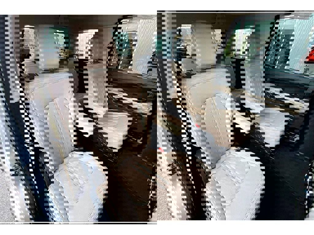 Used 2024 Ford Expedition Limited image 29