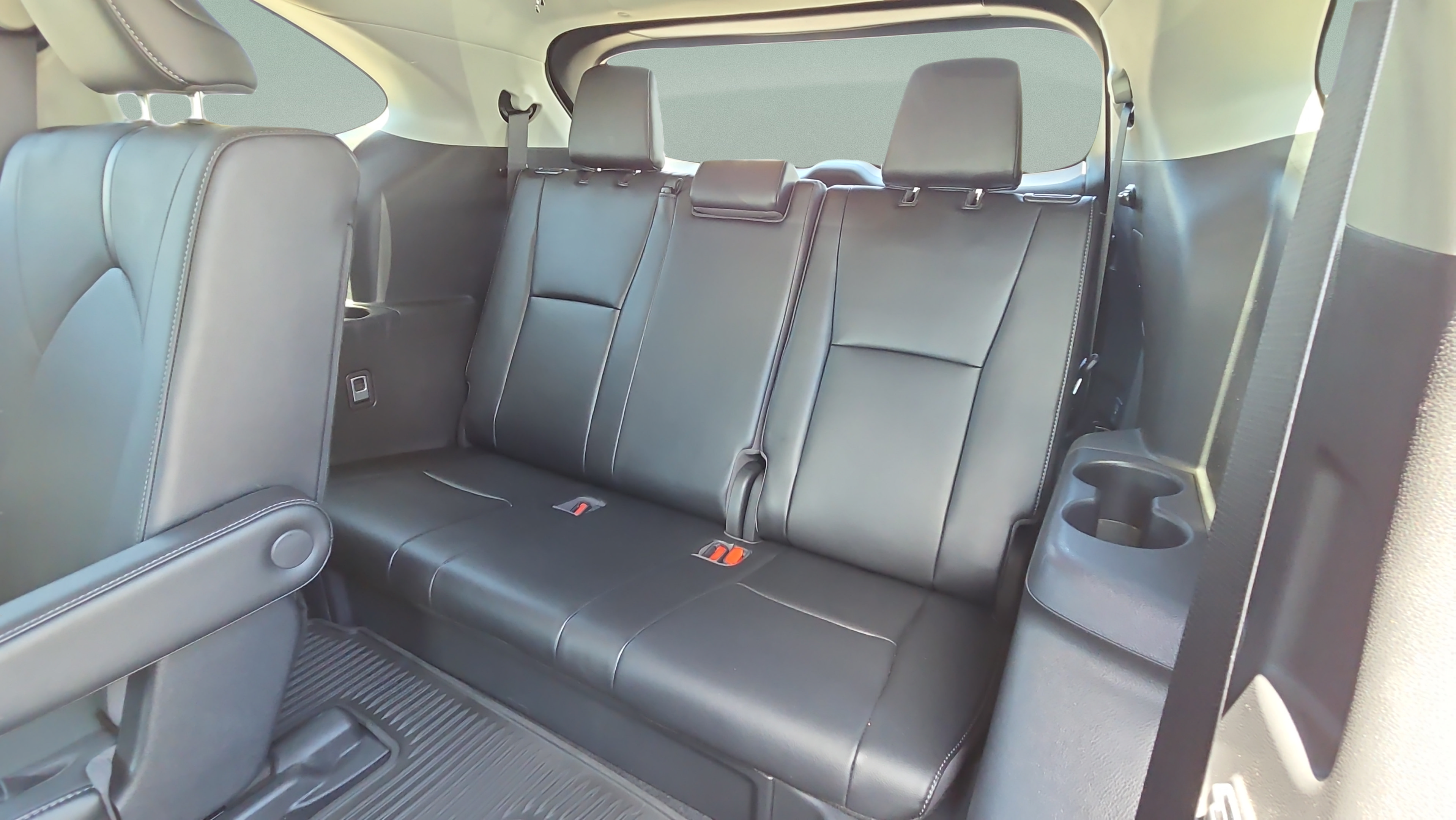 Certified 2021 Toyota Highlander Limited AWD/4WD image 12