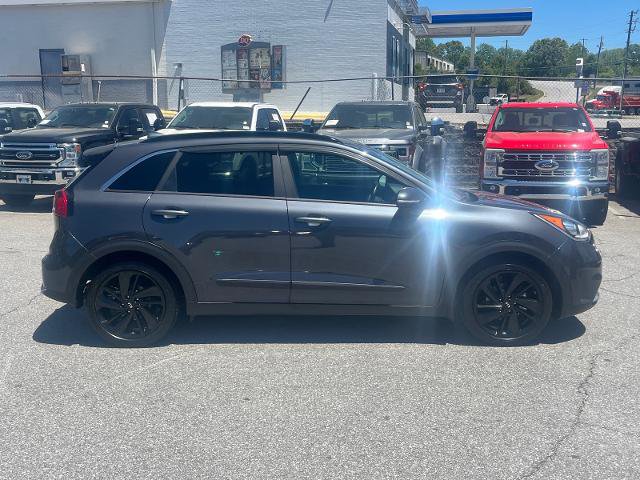 Used 2019 Kia Niro S Touring FWD image 2