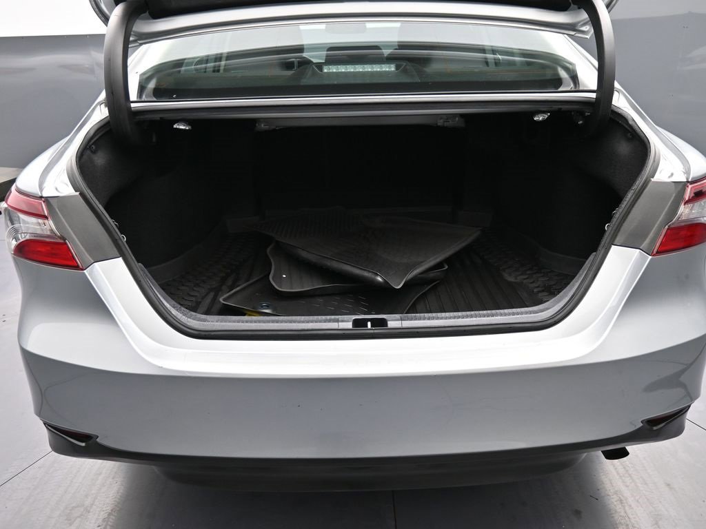 Certified 2021 Toyota Camry LE image 21