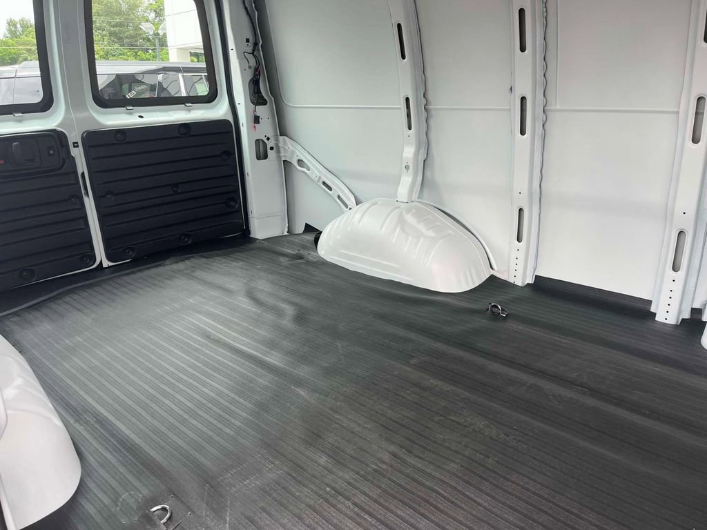New 2025 GMC Savana 2500 w/ Driver Convenience Package image 18